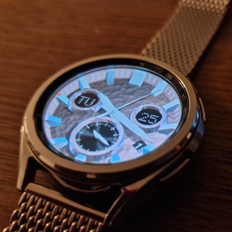 Realistic analog/hybrid real-time 3D rendered watch face in baby pink